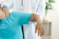 Chiropractic Care May Help in Relieving Shoulder and Arm Pain
